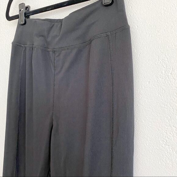 Fit In Black Mesh Strap Detail Active Legging Size Small / Medium - Picture 2 of 6